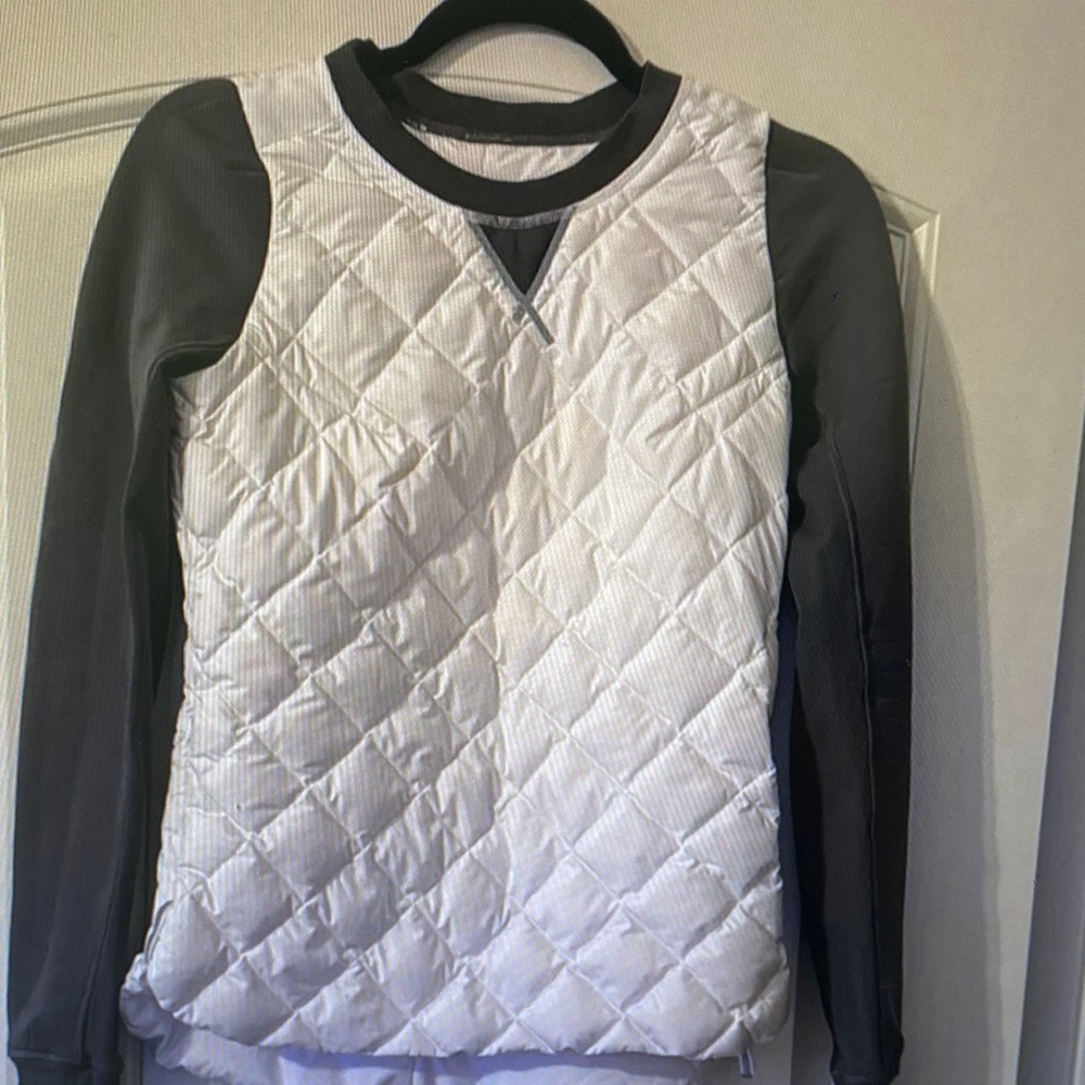 lululemon athletica Quilted White Front Black Sleeve Pullover